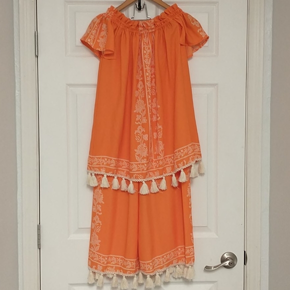 Show me your mumu Woodstock tassel outfit - Picture 3 of 7